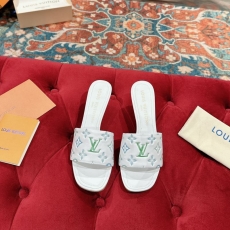 Louis Vuitton Slippers